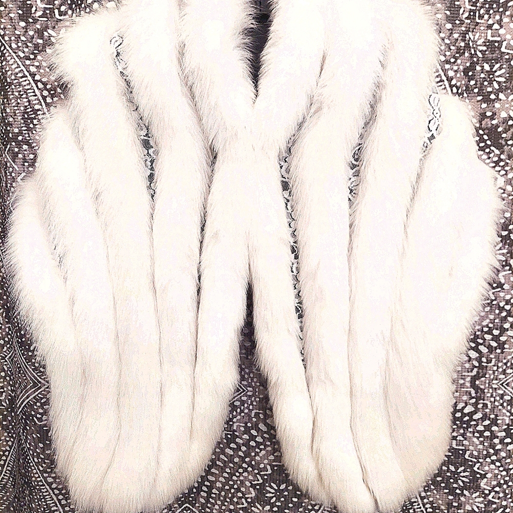 Shadow fox fur white